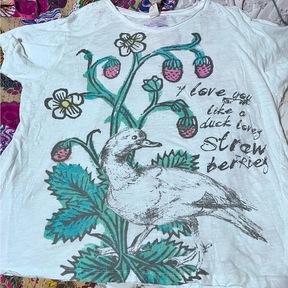 Magnolia Pearl DUCKS LOVE STRAWBERRIES Tee OS NWT Boho Quirky Unique Whimsical - Picture 3 of 10